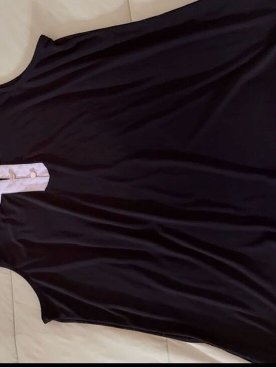 Evan Picone Tops - Evan Picone Black and Cream Sleeveless Tunic with Gold Button